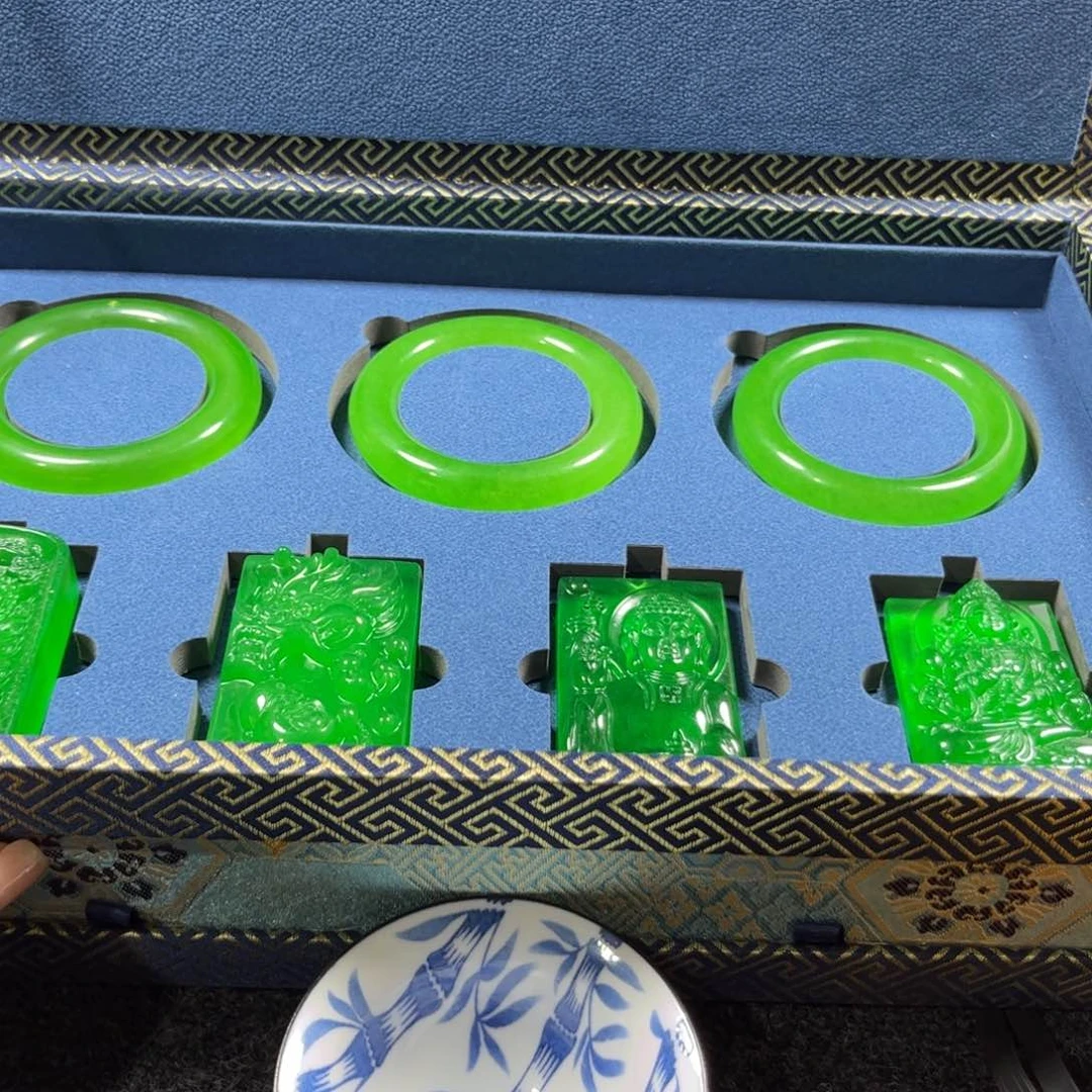 用***5瓷片精美手工瓷瓶