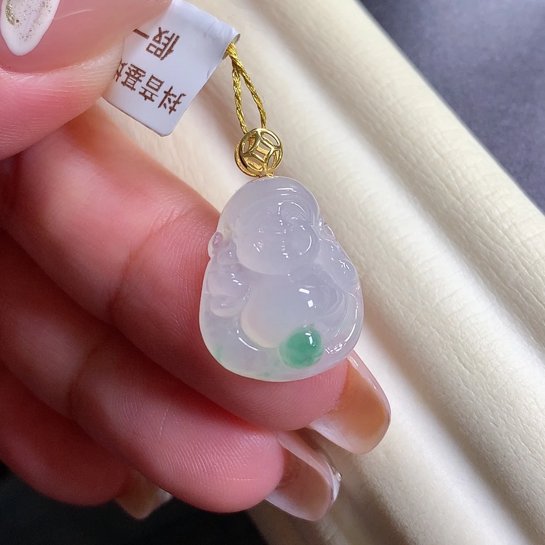 翡翠18K金镶嵌颈饰财神