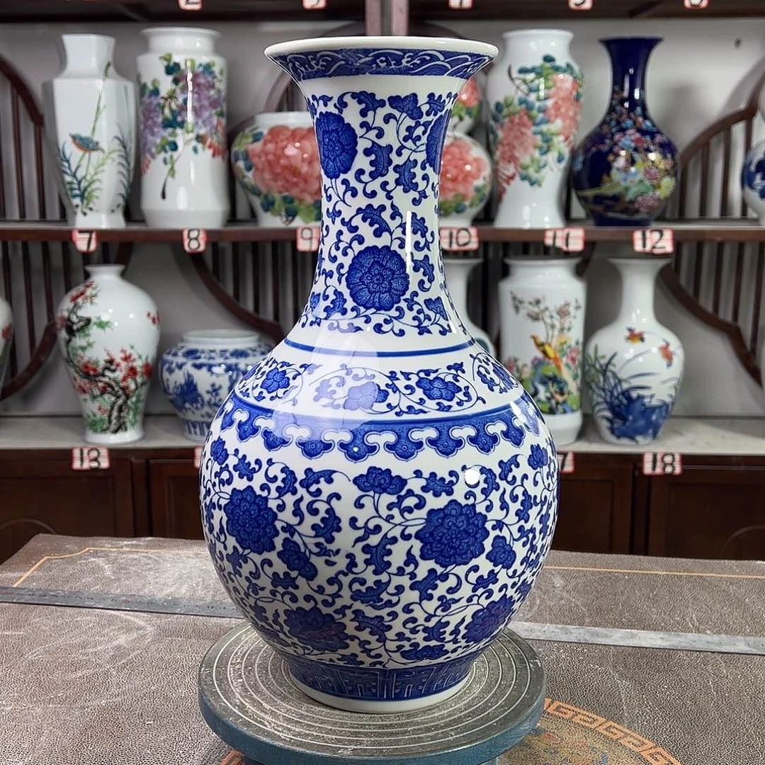 陶摆件景德镇陶瓷缠枝