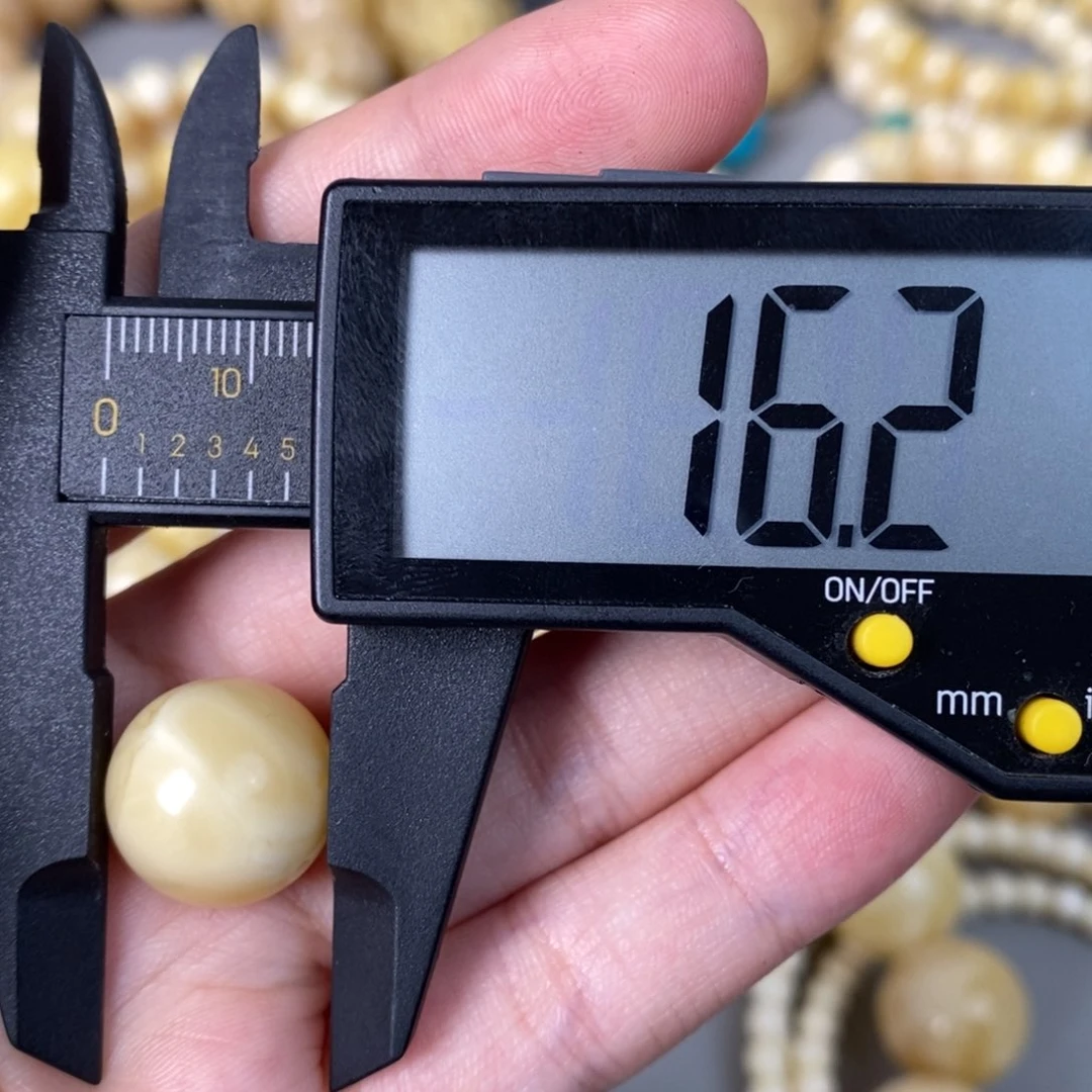 未镶嵌琥珀珠宝奇石2.8g