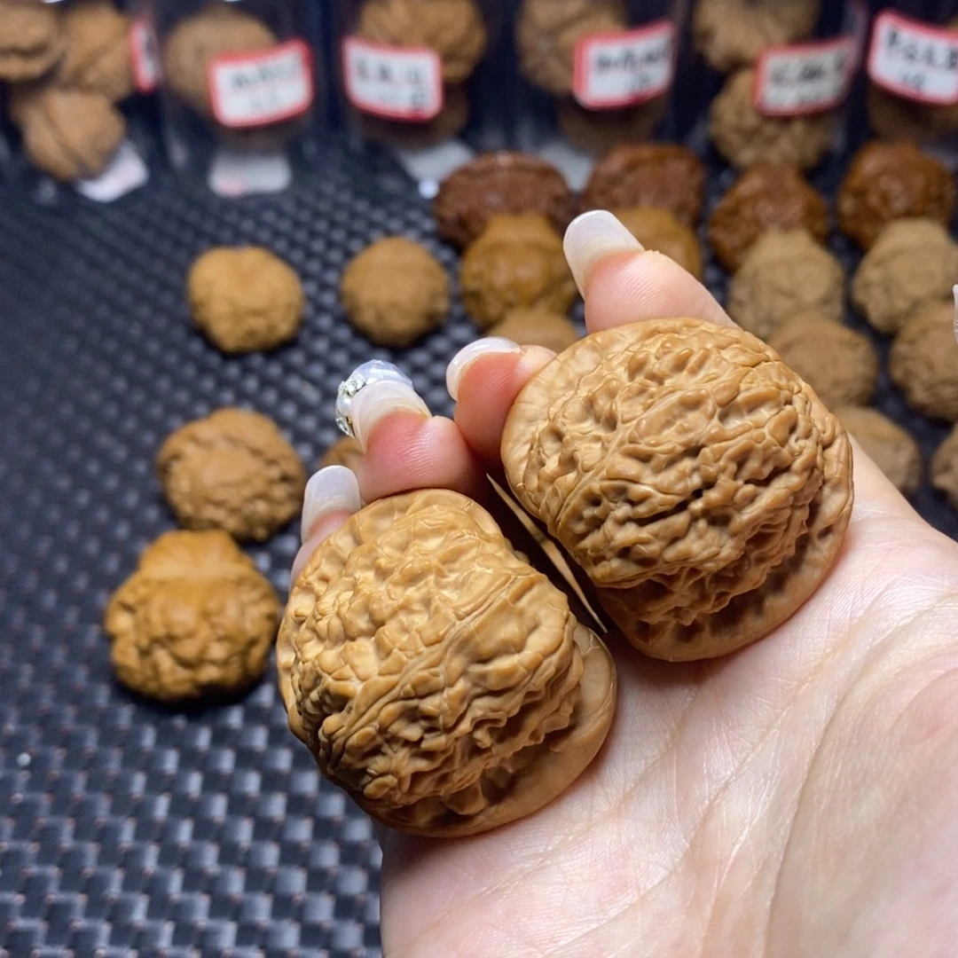 文玩核桃吊坠球白40