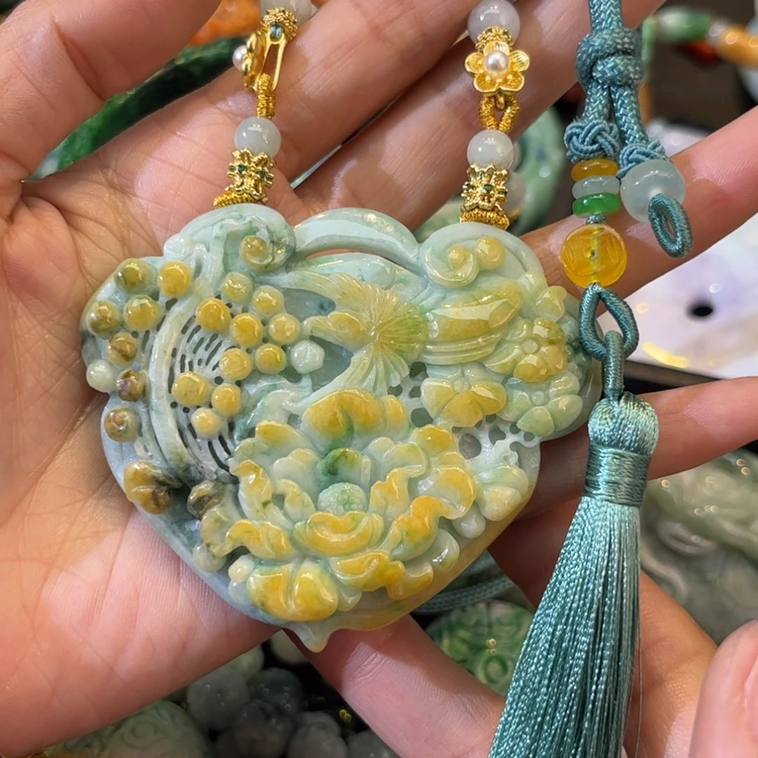 翡翠颈饰未镶嵌待编款