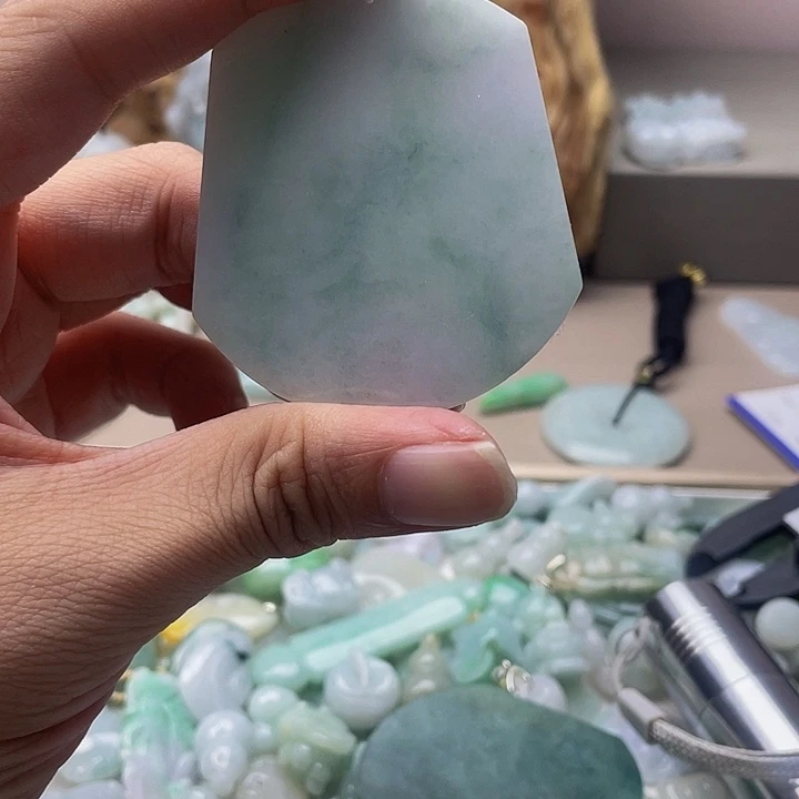 翡翠未镶嵌挂件翡翠