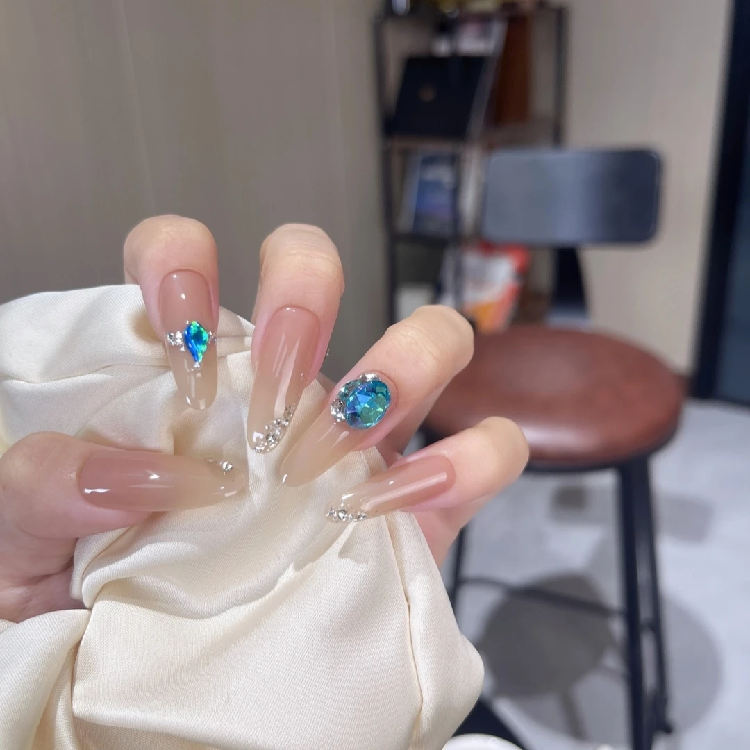 蓝鸟 纯欲裸色穿戴甲手工高级感轻奢美甲贴片渐变美甲