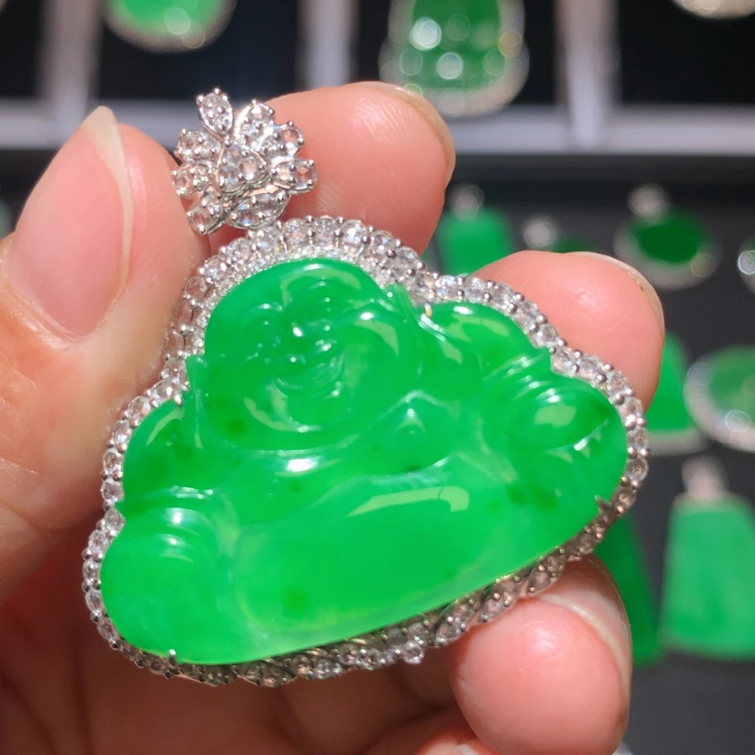 翡翠18K金镶嵌颈饰翡翠