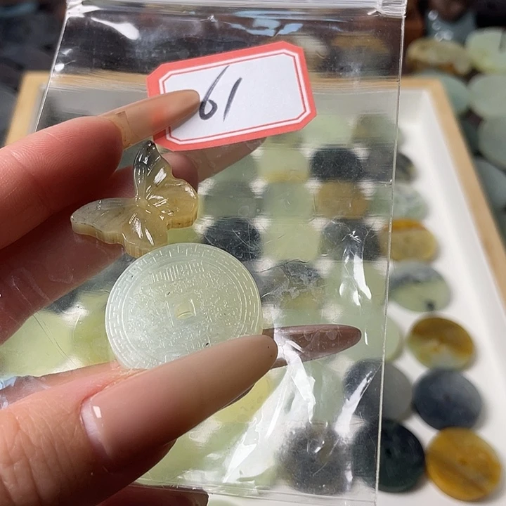 蛇纹石玉合金颈饰