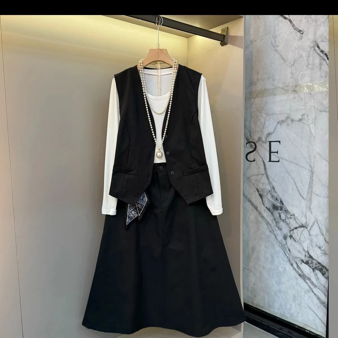 《大亭家》早秋新款气质欧货大码女装内搭+马甲+半身裙三件套2677