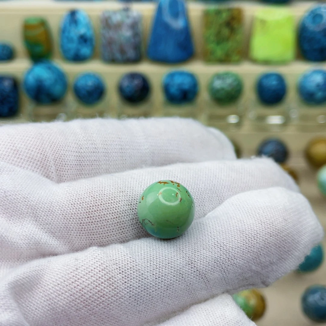 未镶嵌绿松石颈饰