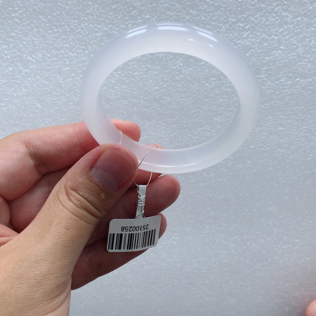 石英质玉未镶嵌手镯青青52-多人