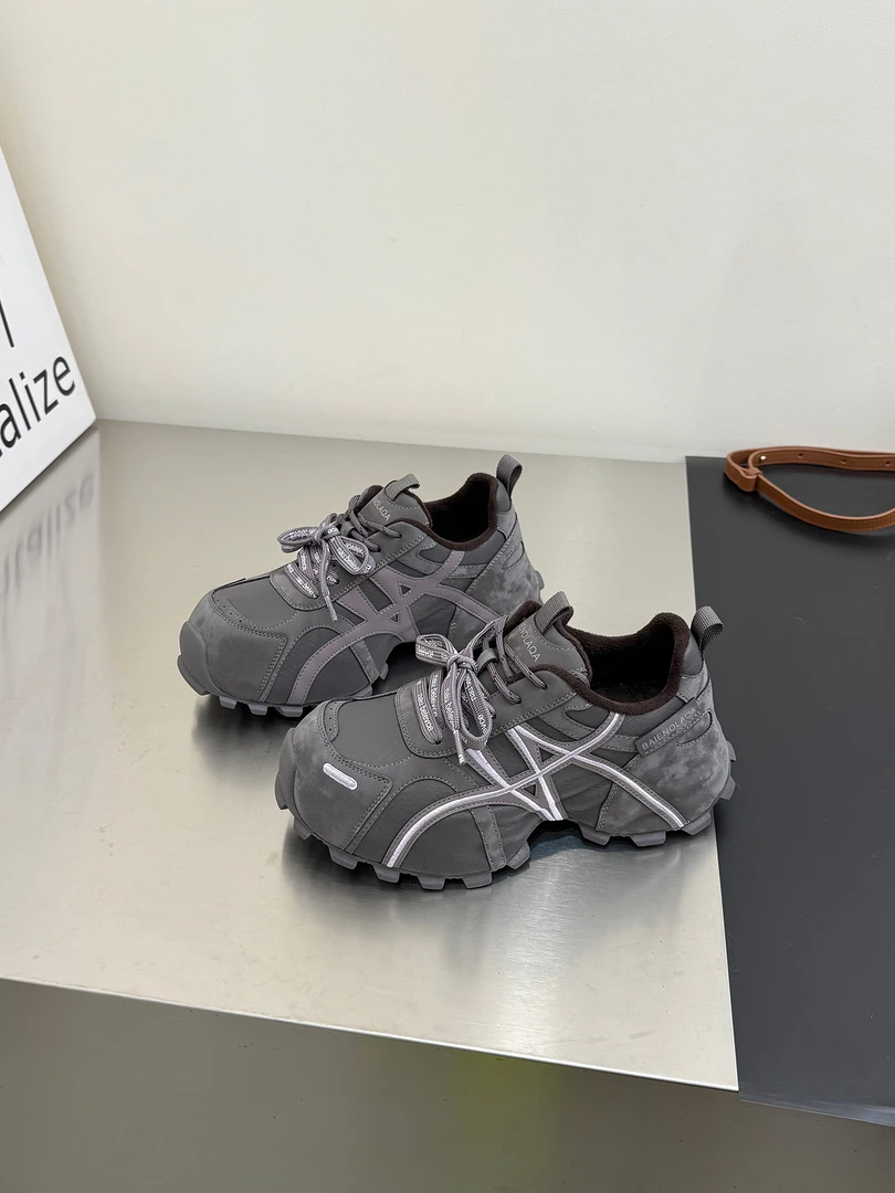 时髦显脚小~真皮厚底加绒老爹鞋女2025冬款增高轻便双鞋带运动鞋