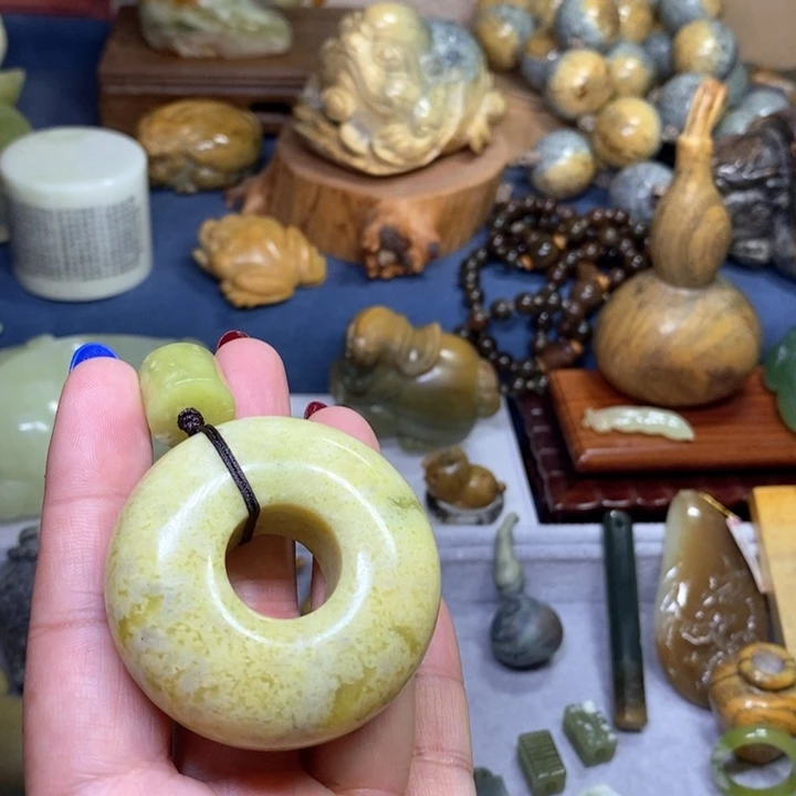 蛇纹石玉福利未镶嵌