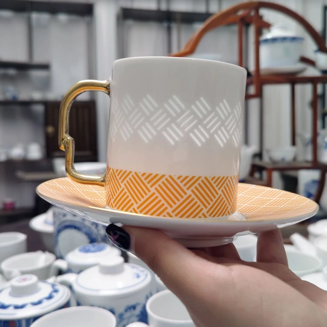 陶瓷朝暮橘色马克杯一杯一碟