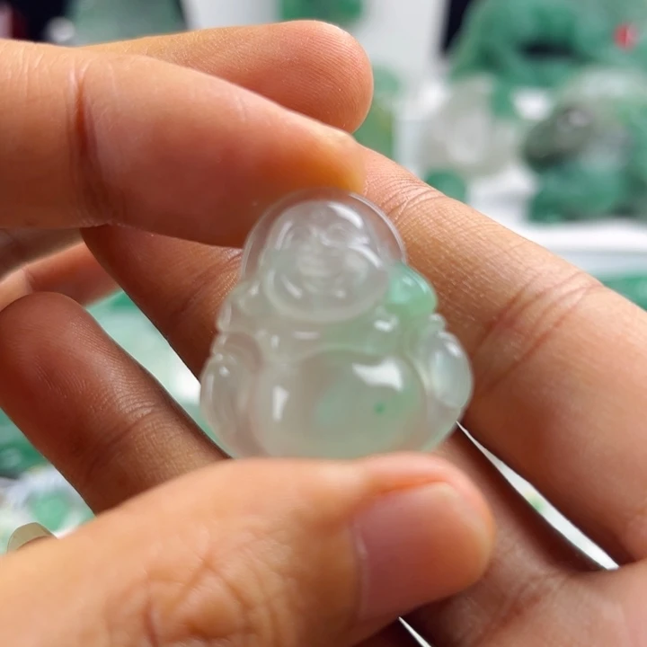 颈饰未镶嵌石英质玉