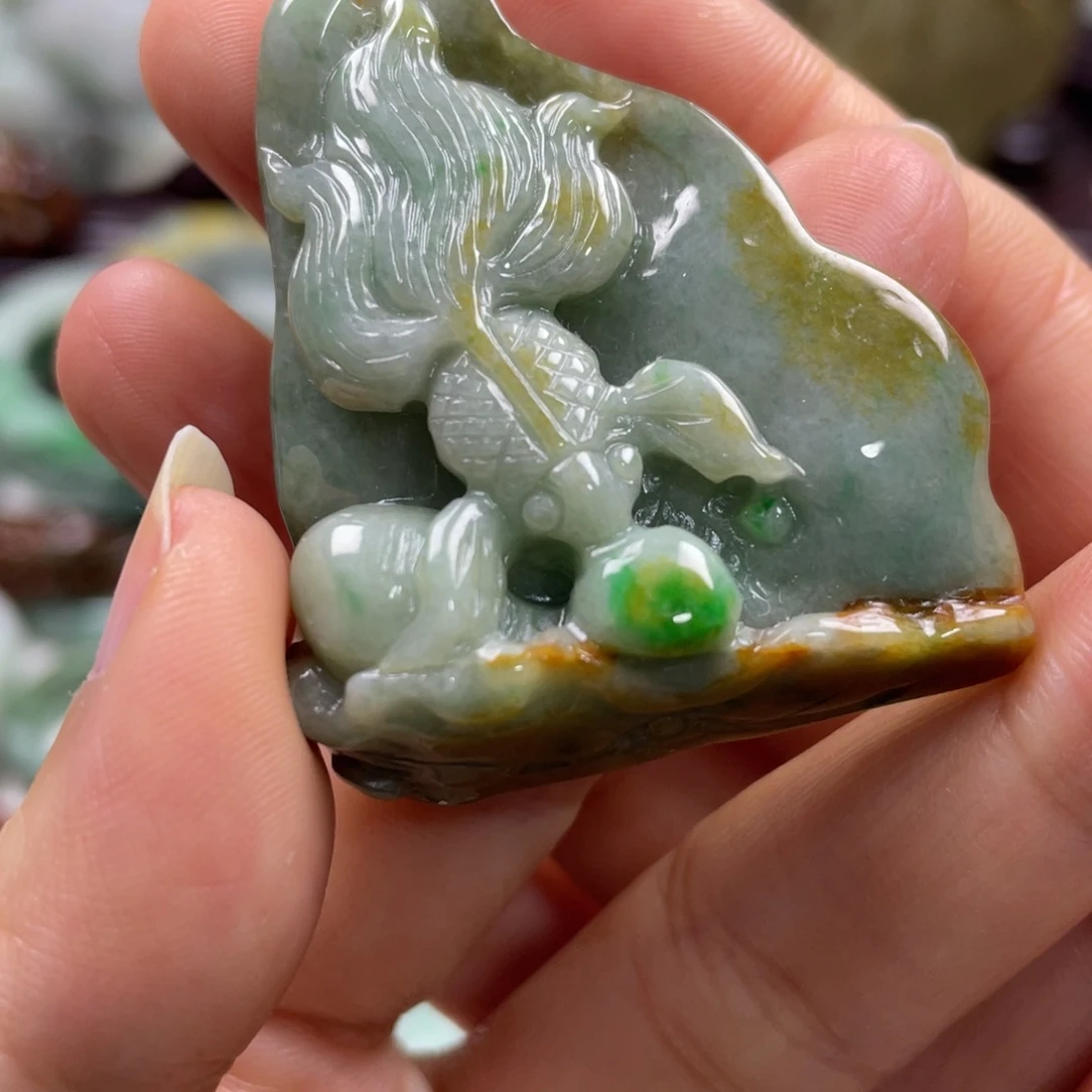 翡翠未镶嵌颈饰牌子