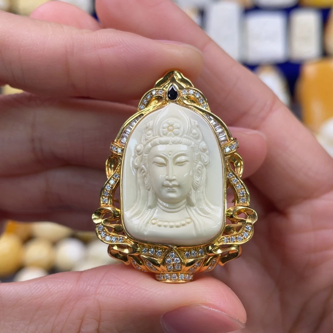 蜜蜡裸石18K金镶嵌琥珀蜜蜡雕刻观音