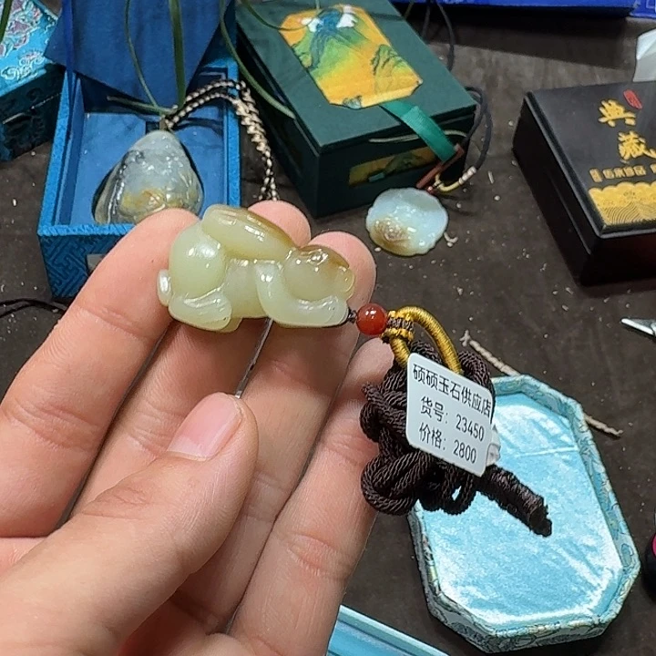 未镶嵌和田玉（糖玉）车挂