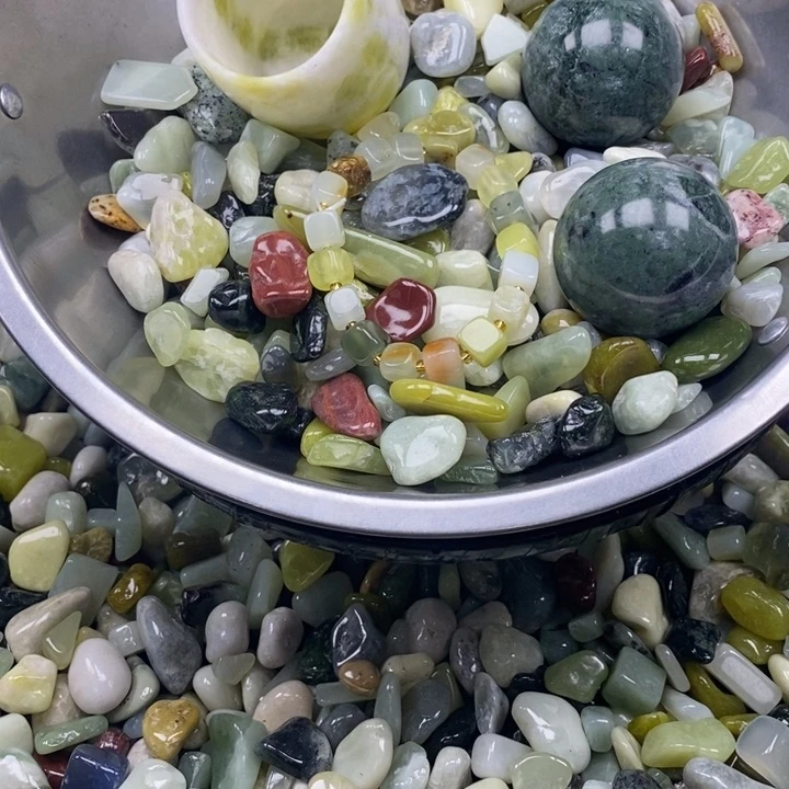 蛇纹石玉鱼缸石未镶嵌