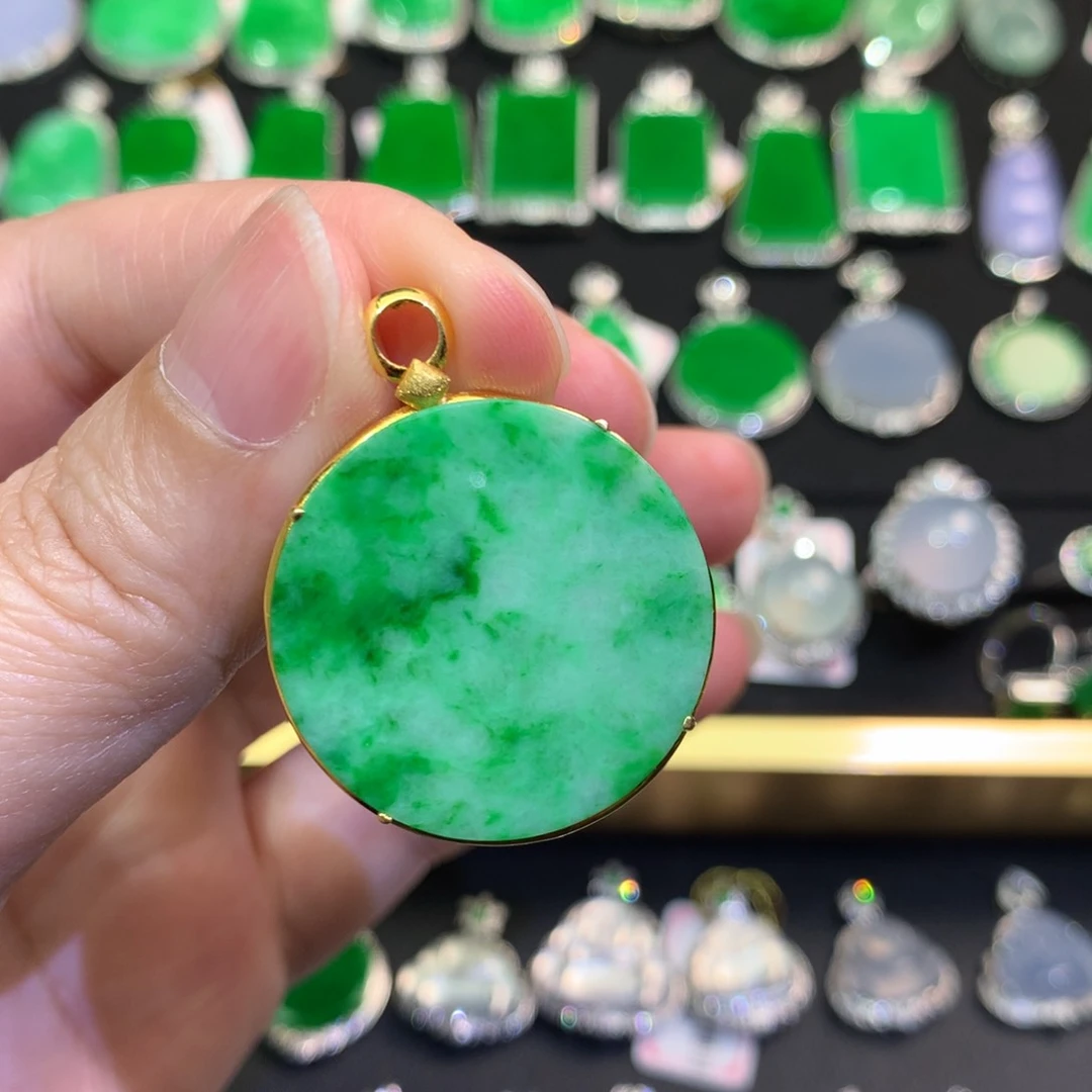 翡翠18K金镶嵌吊坠(不含链)有小纹