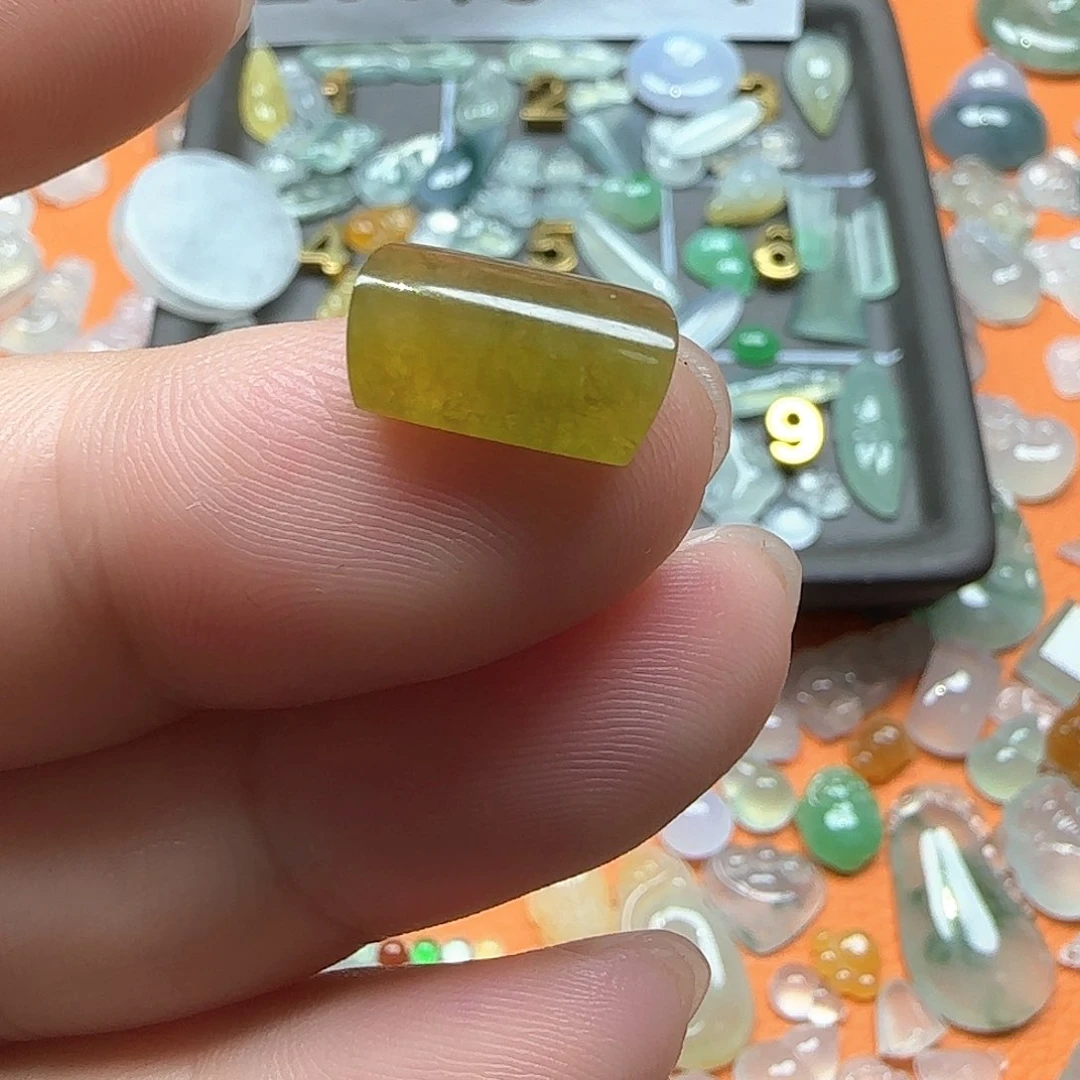 定制翡翠未镶嵌翡翠