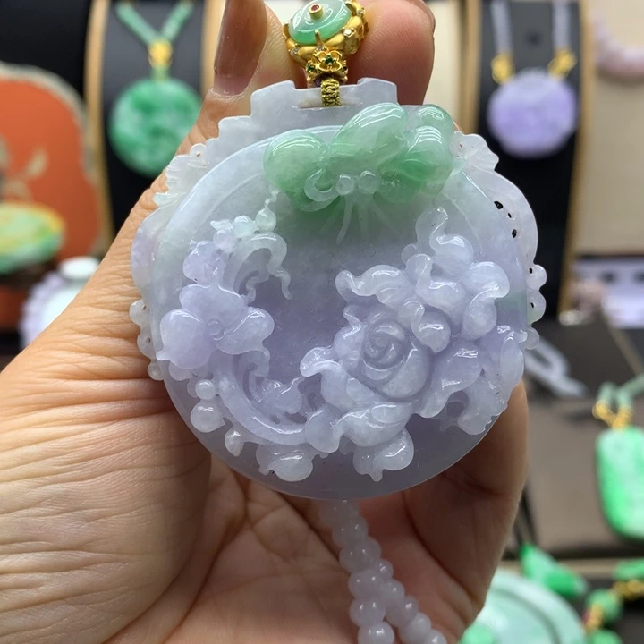 翡翠未镶嵌吊坠(赠链)