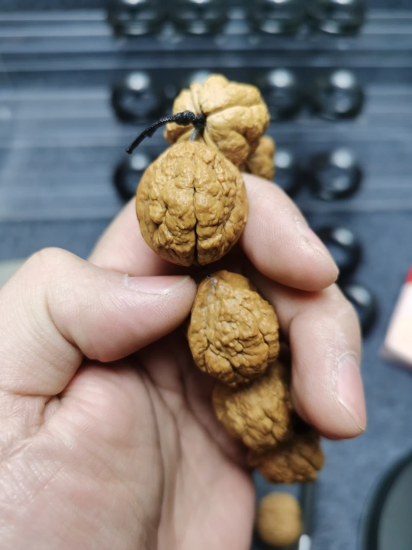 云铁堂臻选文玩核桃—小云石手持