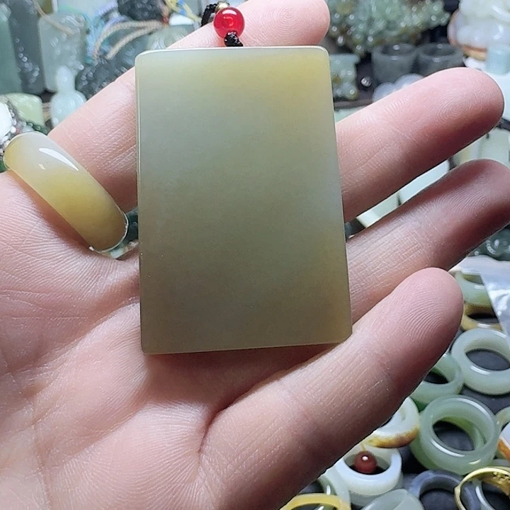 清***。和田玉（糖玉）未镶嵌颈饰