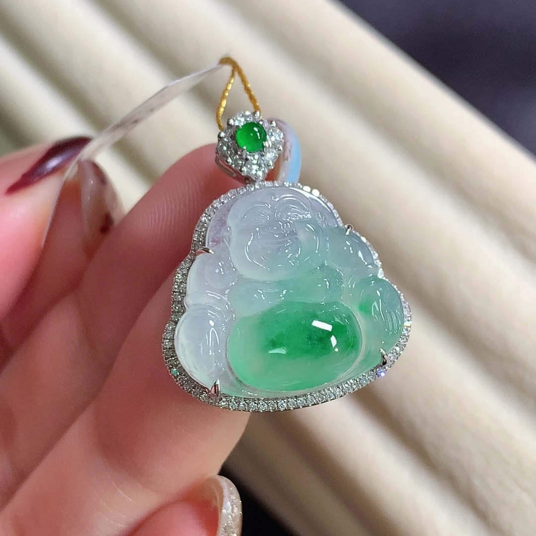 翡翠18K金镶嵌颈饰佛公