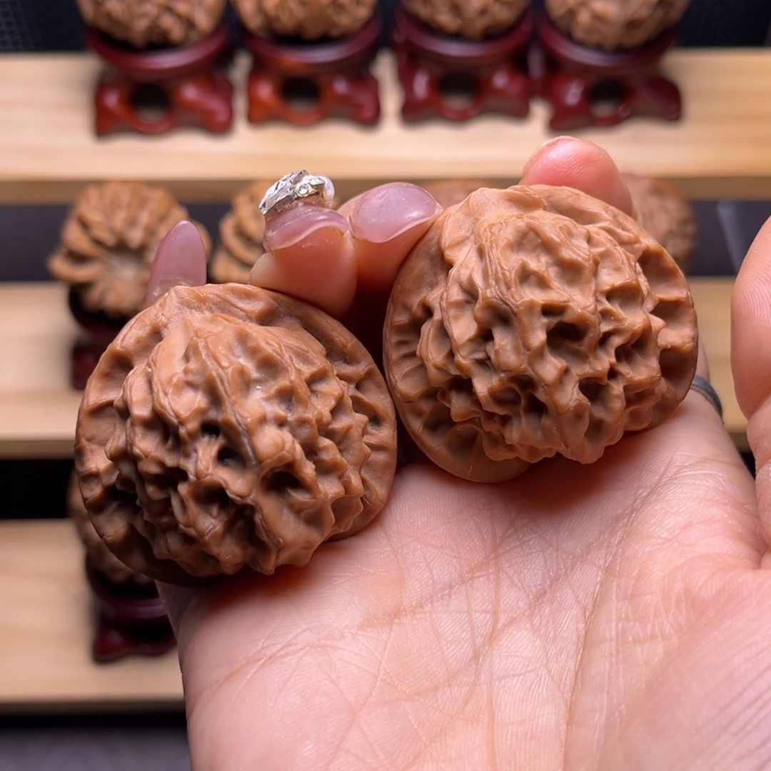 文玩核桃吊坠龙鳞