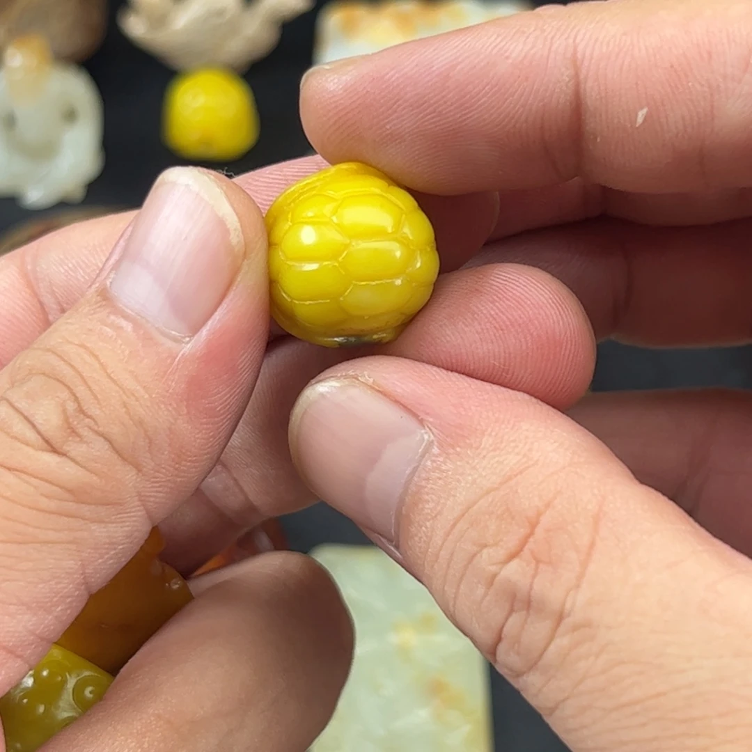 和田玉(糖玉)未镶嵌颈饰