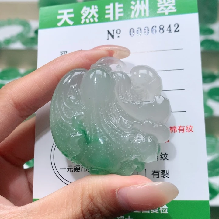 颈饰未镶嵌石英质玉一**此