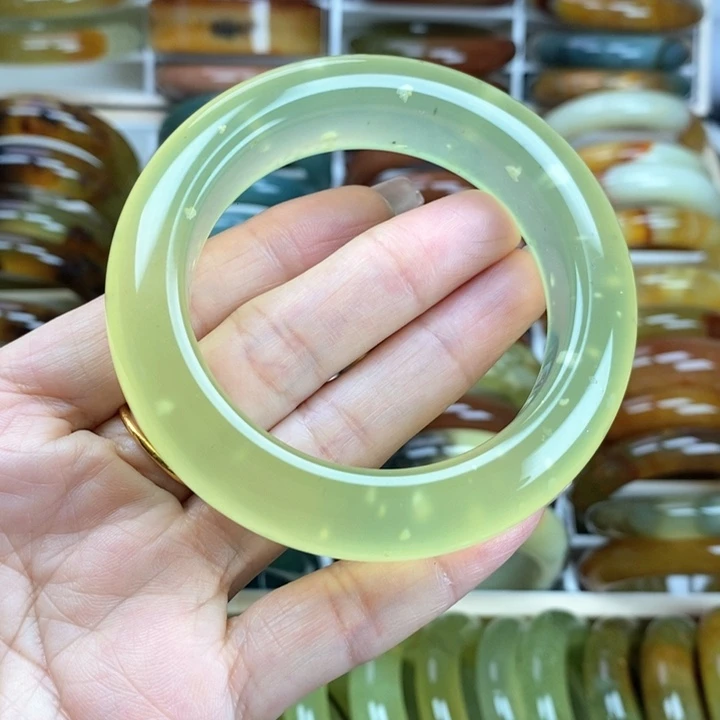 蛇纹石玉手镯未镶嵌56