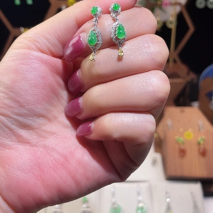 翡翠18K金镶嵌耳饰