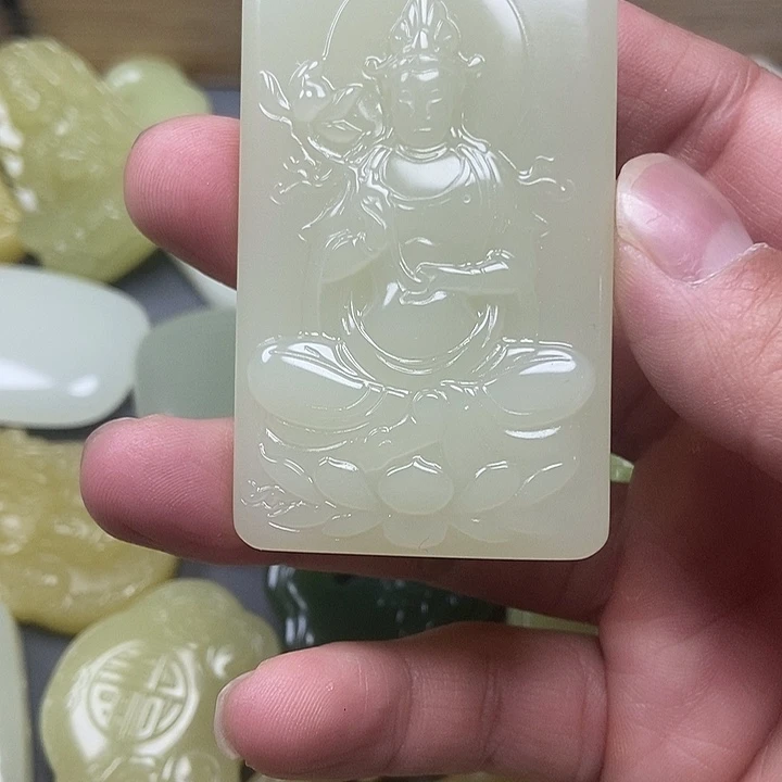 和田玉未镶嵌颈饰