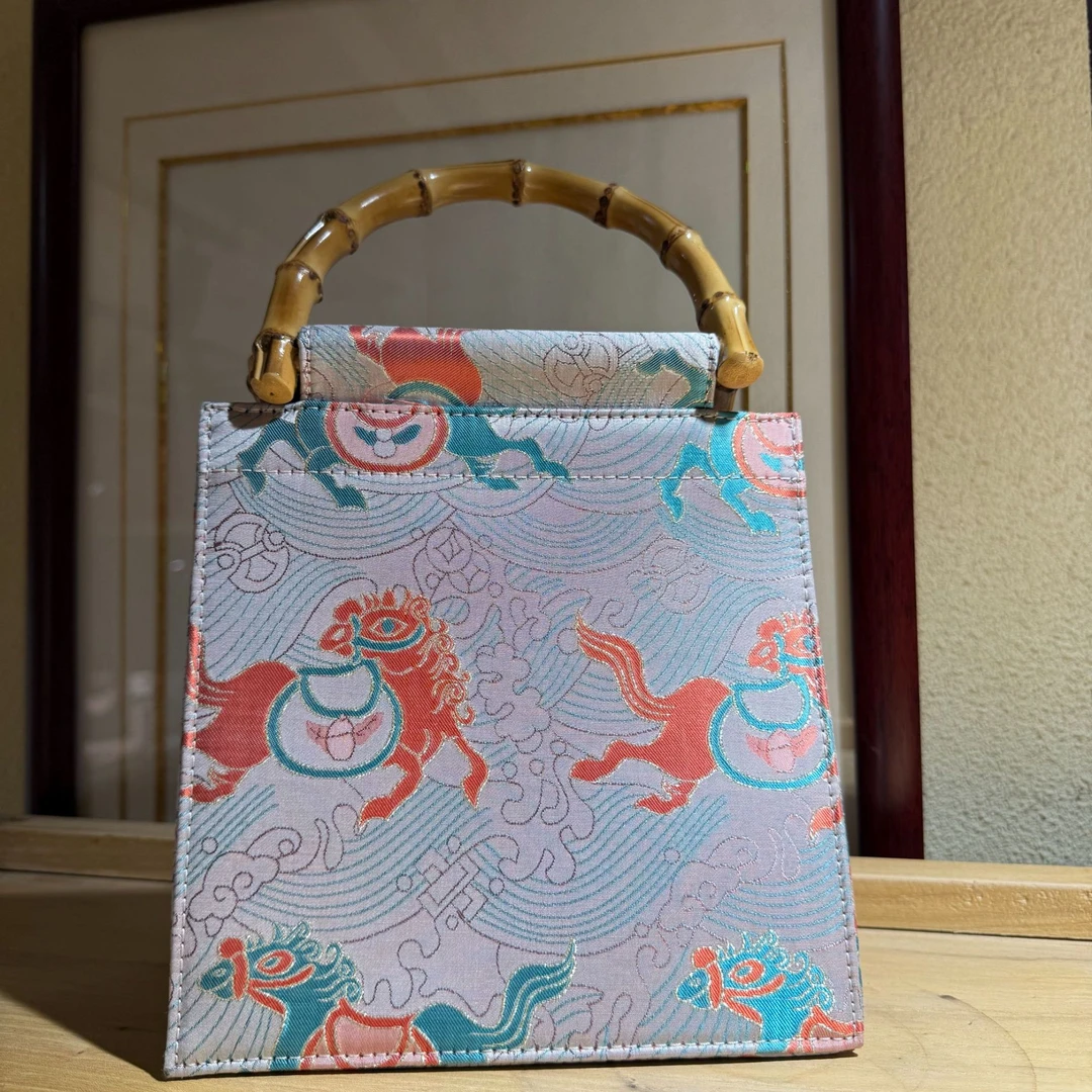 纯手工制作手提包非遗面料