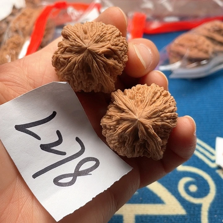 文玩核桃把件南疆