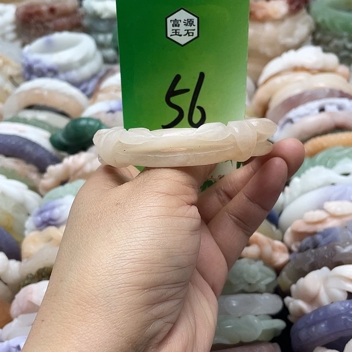 未镶嵌手镯石英岩玉