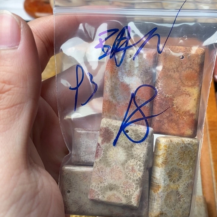 硅化玉颈饰足金镶嵌玥*