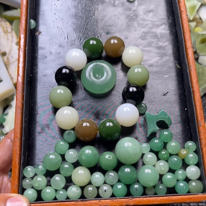 和田玉(糖玉)未镶嵌挂件D****b