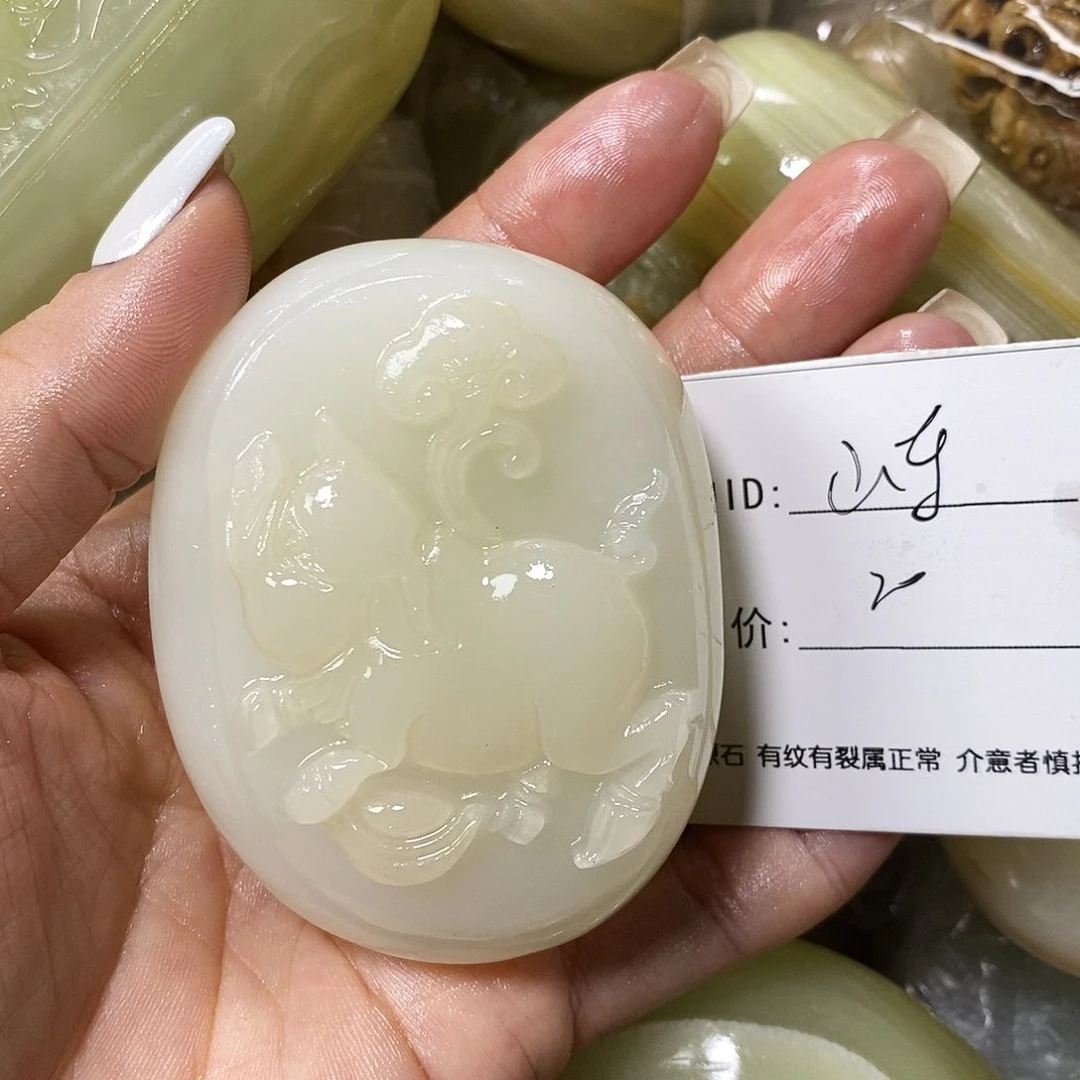 石材山***哥古青石手把件