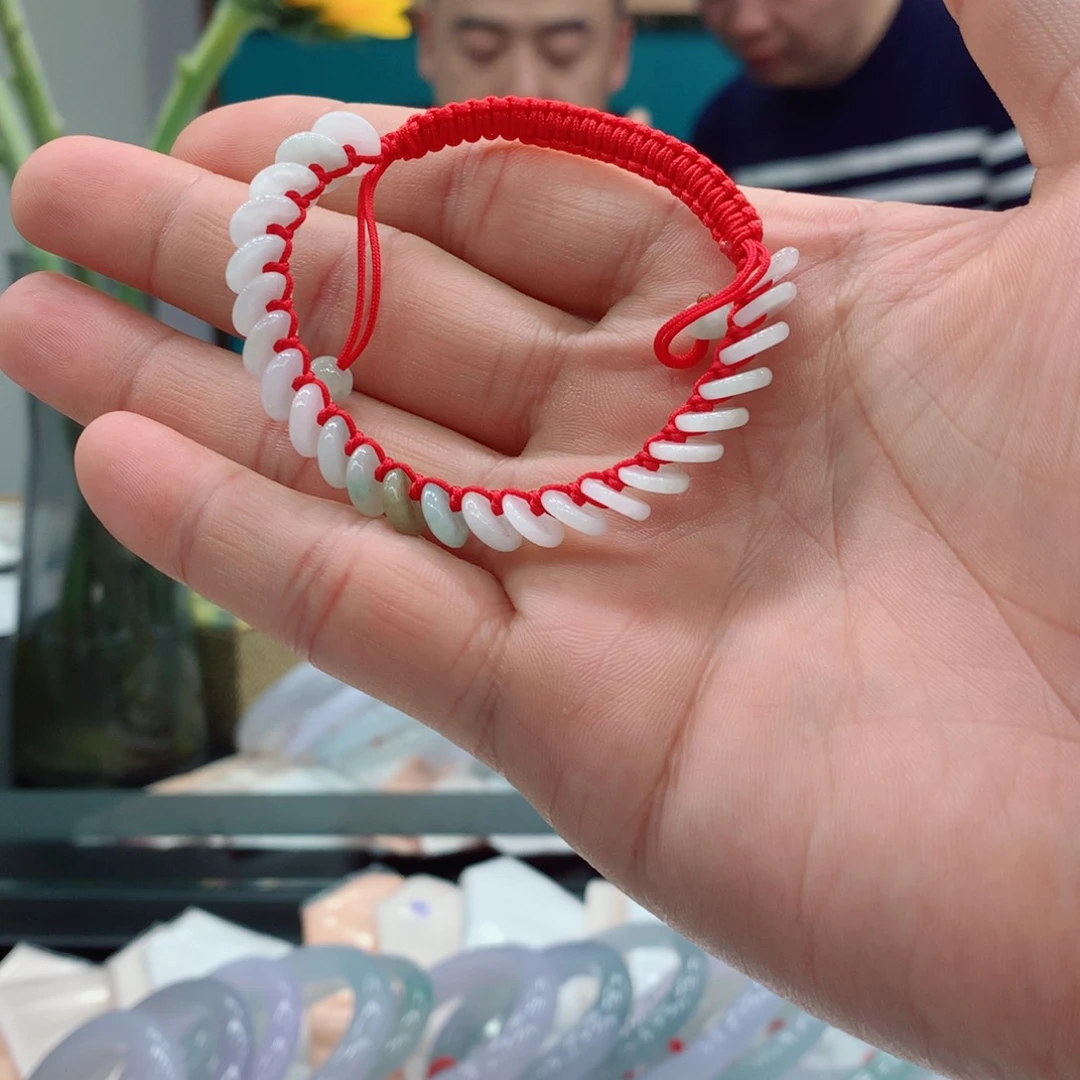 伊***莎未镶嵌手链翡翠买断