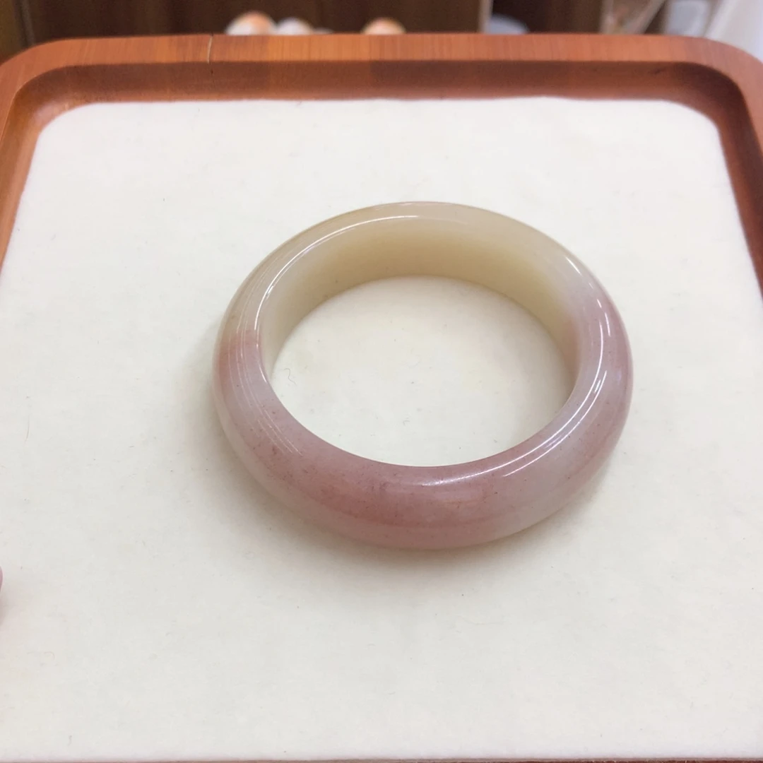 石英质玉未镶嵌手镯