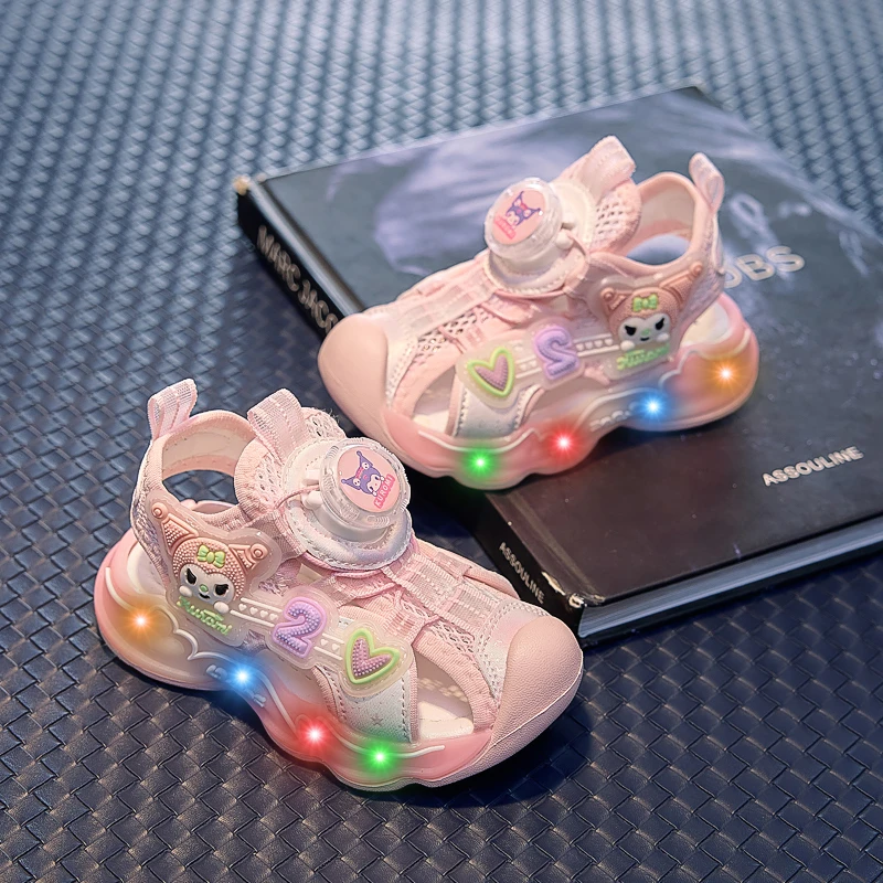 女童亮灯凉鞋2025夏季新款库洛米包头运动凉鞋宝宝防滑软底公主鞋