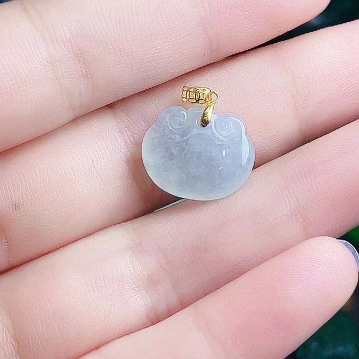 翡翠18K金镶嵌颈饰多样性