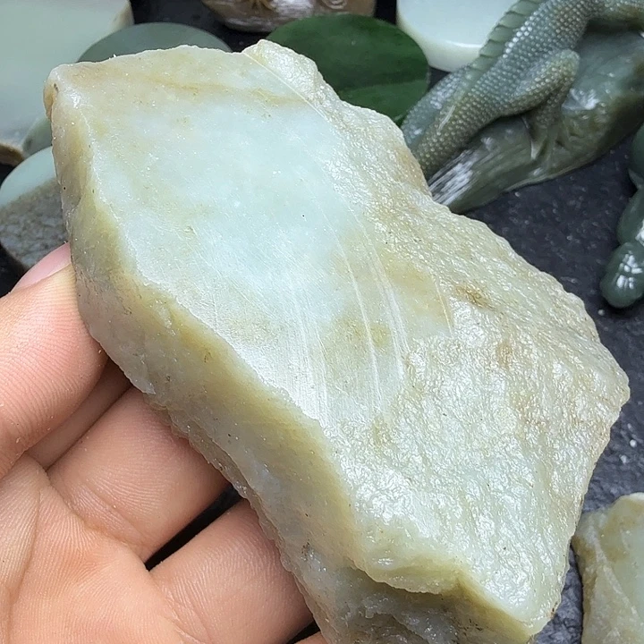和田玉（糖玉）未镶嵌珠宝奇石