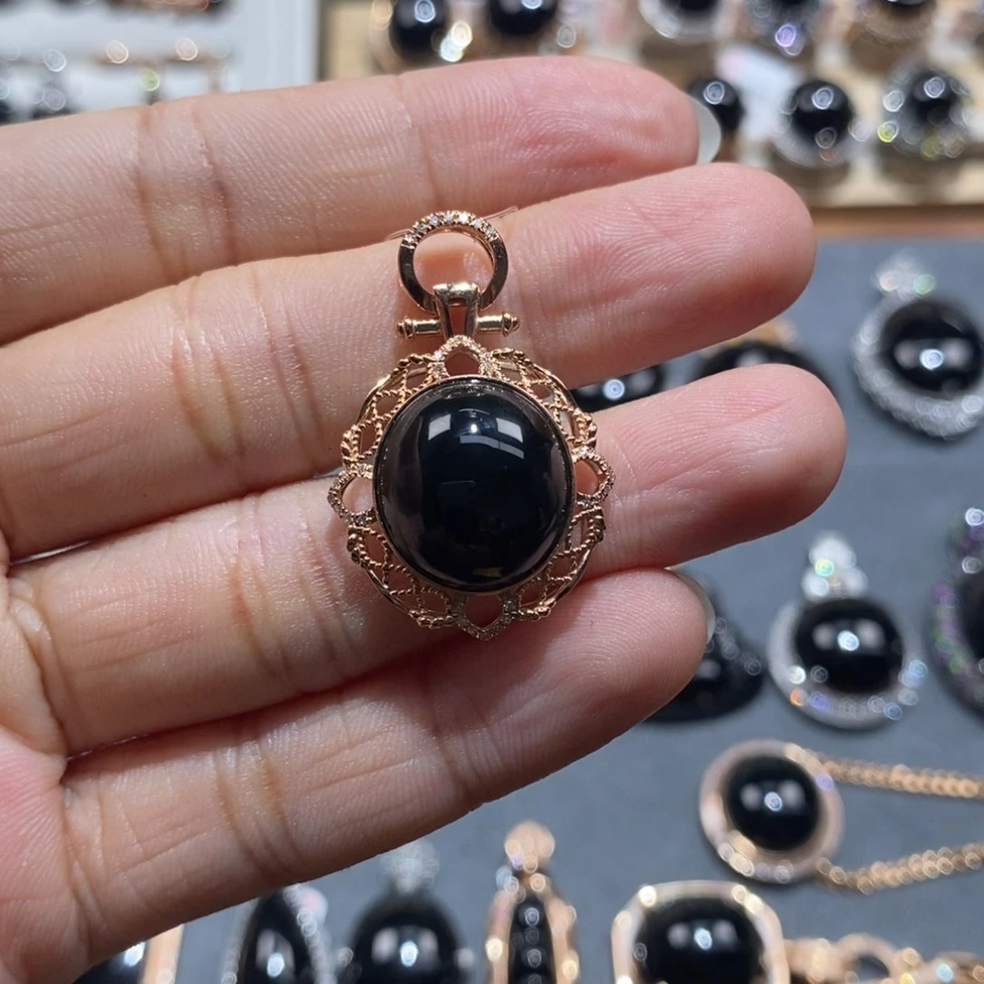 颈饰18K金镶嵌翡翠墨翠