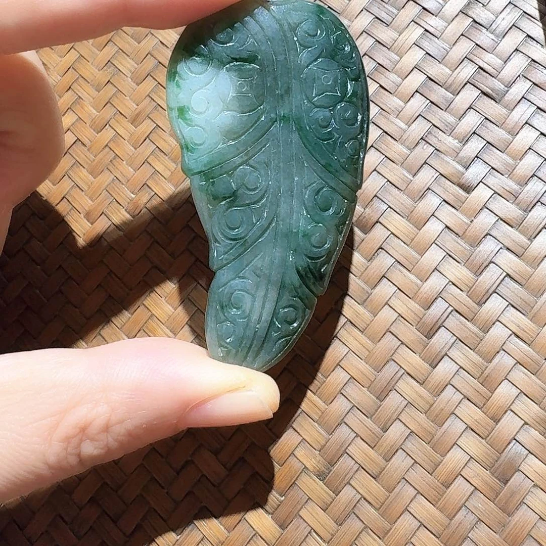 颈饰未镶嵌翡翠个性十足