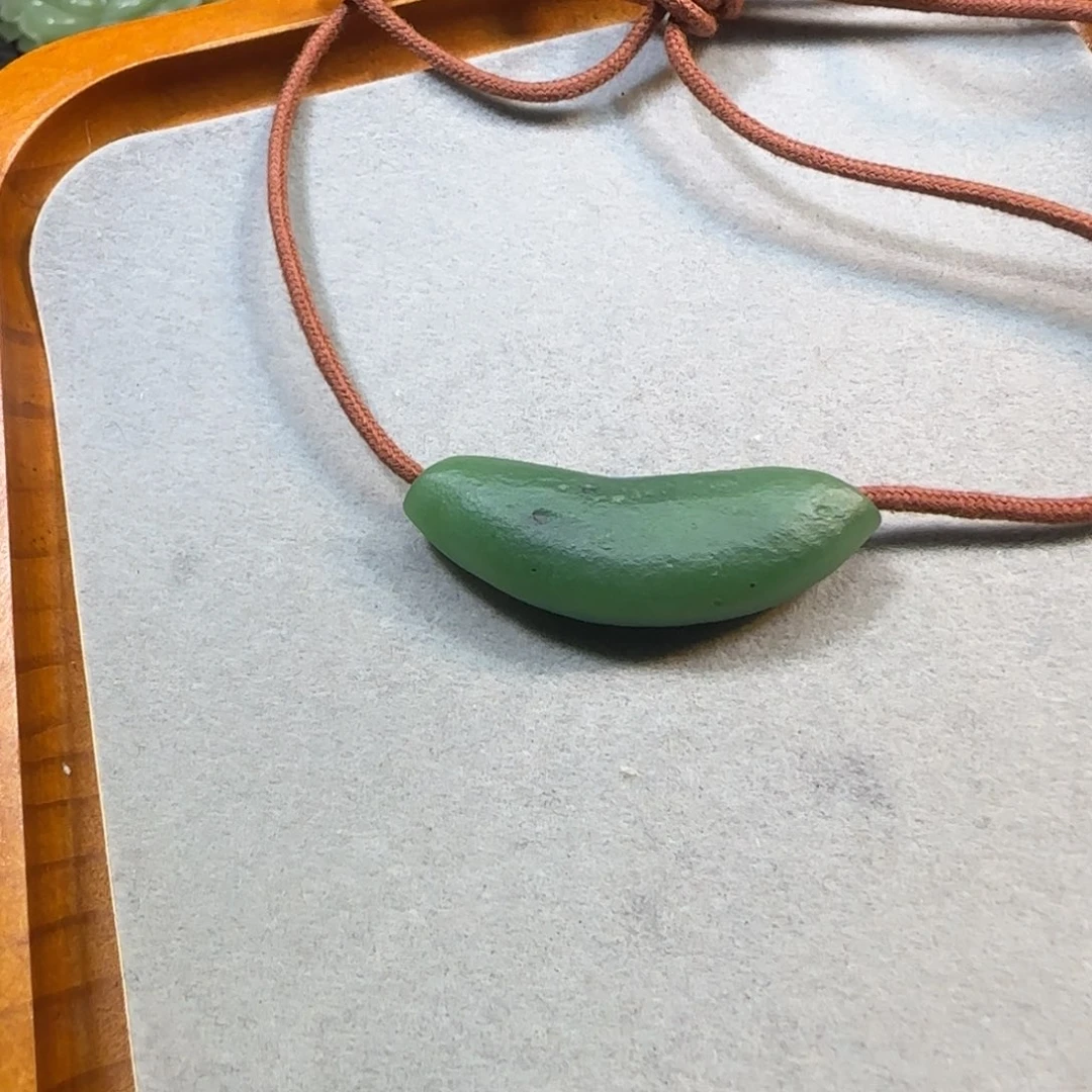 和田玉未镶嵌颈饰碧玉弯管