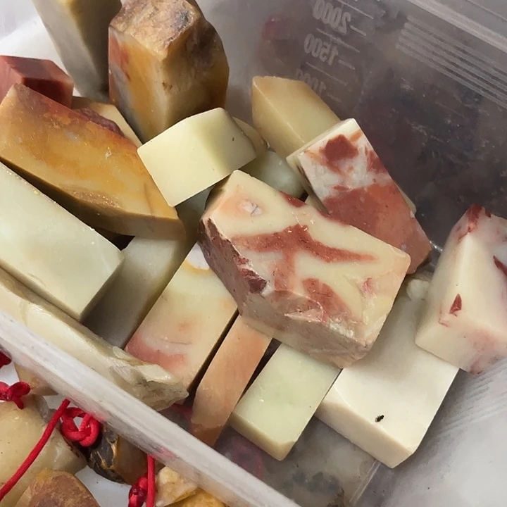 寿山石国****所寿山石的制作