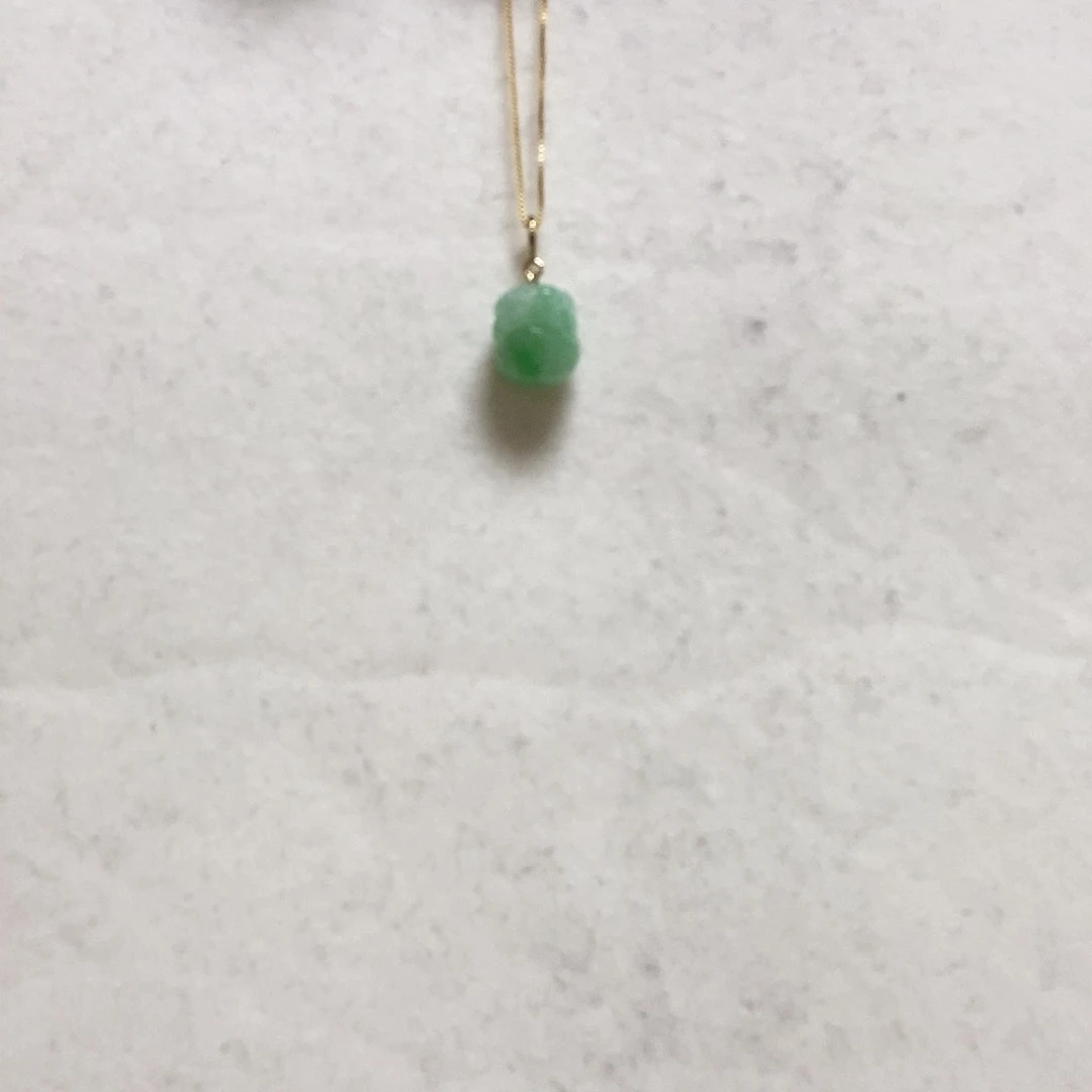 翡翠颈饰18K金镶嵌简单