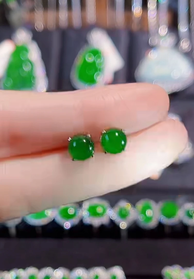 天然翡翠A货耳钉